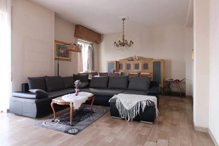 Appartamento con 5 locali in vendita in Largo Ezio Ottaviani, Terni