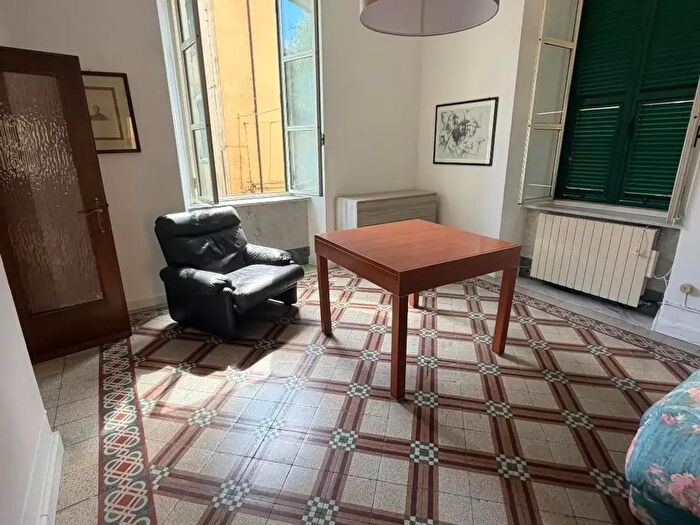 Appartamento trilocale in affitto in Carrara