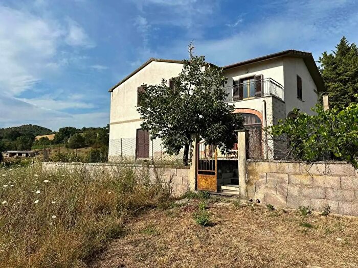 Casa con 10 locali in vendita in Gavorrano