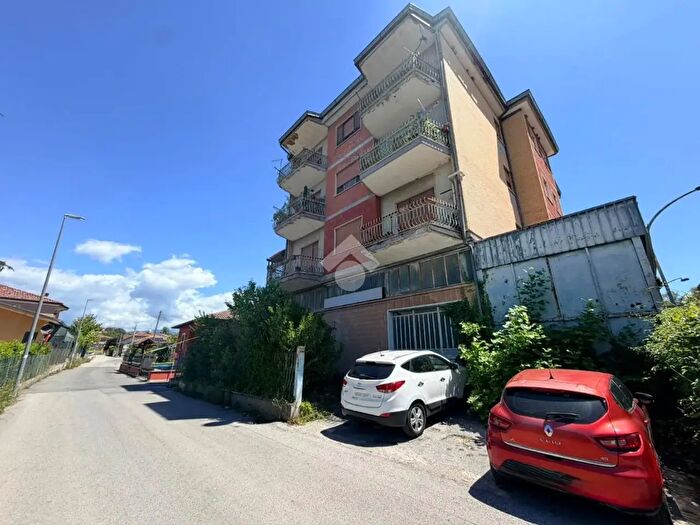 Appartamento con 6 locali in vendita in Via Castagnola, Frosinone