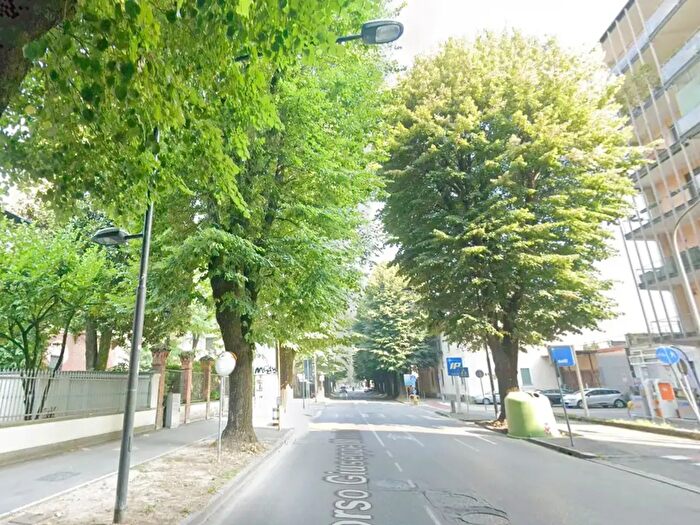 Appartamento trilocale in affitto in Via Castelfidardo, Lodi
