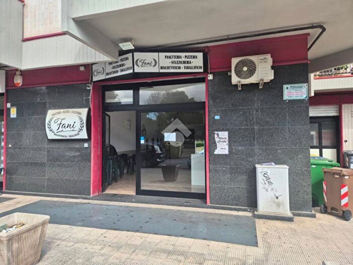 Casa monolocale in vendita in Attività Via Luigi Rovelli, Piazza Aldo Moro Parco San Felice, Foggia