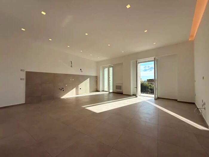 Appartamento quadrilocale in affitto in Via Principe di Piemonte, Monte Di Procida