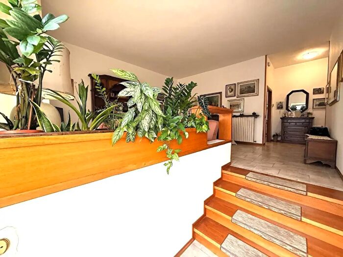 Appartamento con 5 locali in vendita in Uido Monaco, Empoli