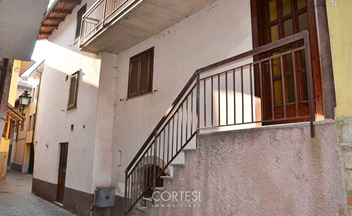 Casa trilocale in vendita in Vicolo Stretto Grone, Grone