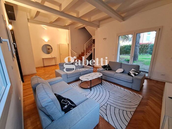 Casa con 6 locali in affitto in Via Pianoro, Colli Murri, Bologna