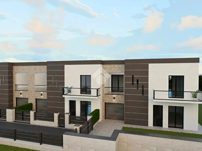 Casa quadrilocale in vendita in Viale Medaglie dOro, Codogno