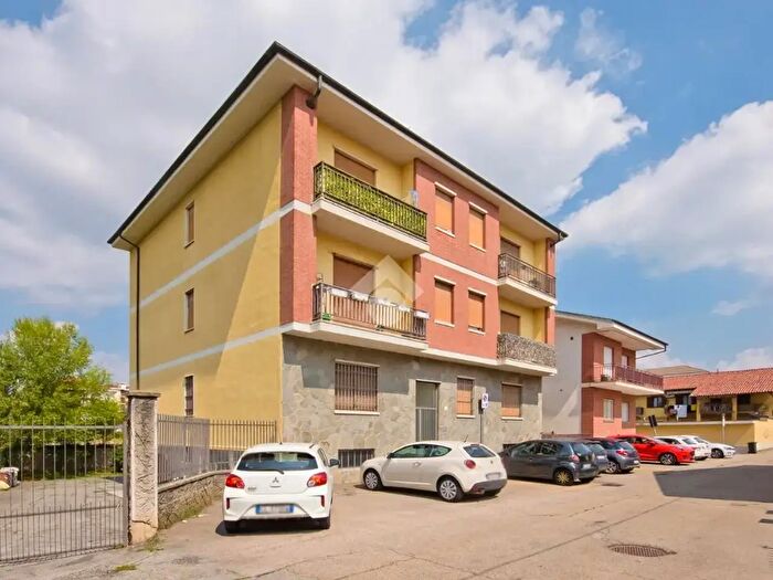 Appartamento trilocale in vendita in Int Strada Genova, Moncalieri