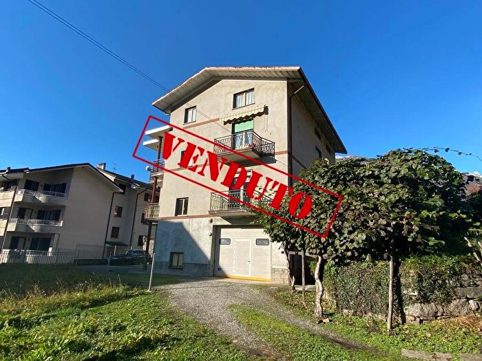 Appartamento trilocale in vendita in Via Raschi, Chiavenna