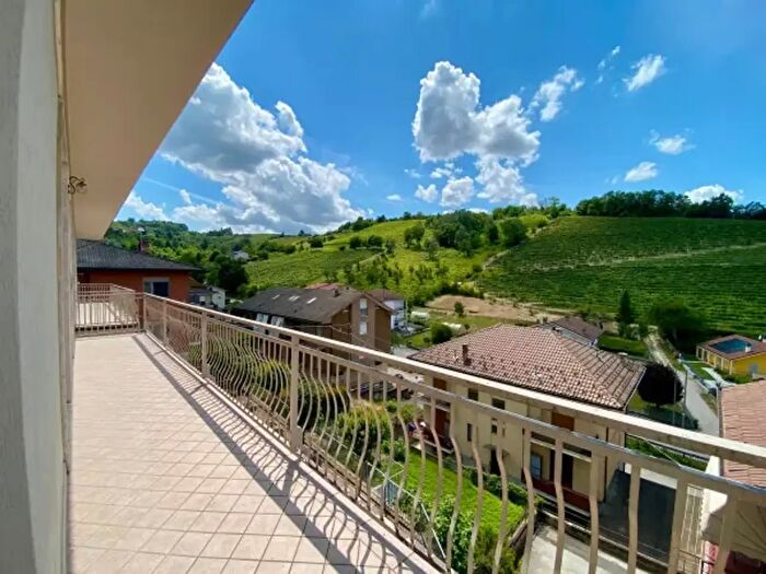 Appartamento quadrilocale in vendita in Strada Vedetta, Alba