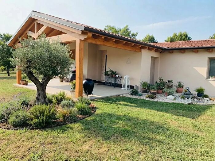 Casa quadrilocale in vendita in Via Ermanno Ferrari Wolf, Mirano