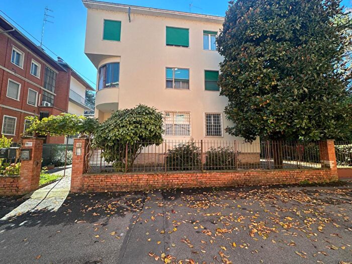 Appartamento quadrilocale in vendita in Via Brambilla, Parma