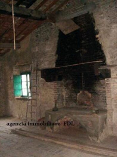 Appartamento con 5 locali in vendita in Discesa Via EValli, Casciana Terme Lari