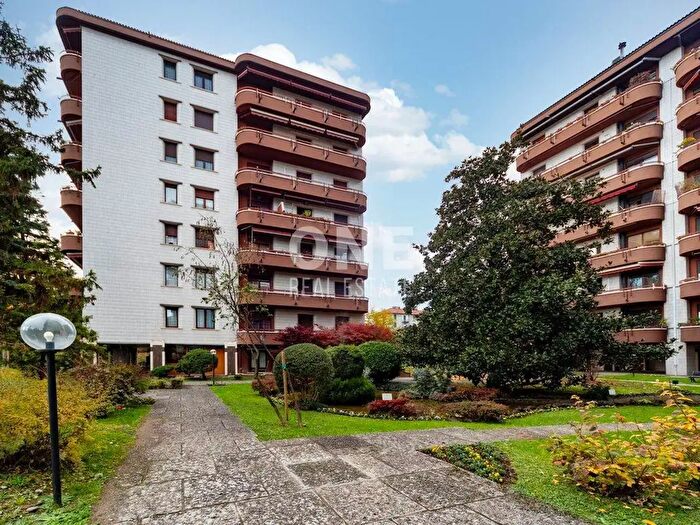 Appartamento trilocale in vendita in Via Borsa, Monza
