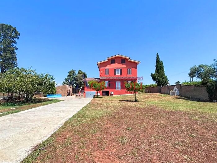 Casa con 7 locali in vendita in Via Comunale di San Francesco, Anguillara Sabazia