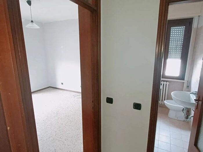 Appartamento trilocale in affitto in Novara