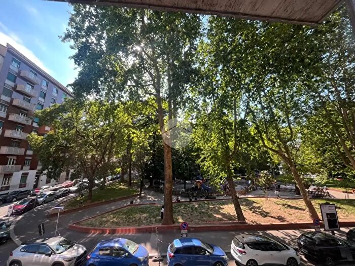 Appartamento quadrilocale in affitto in Piazza Giuseppe Grandi, Milano