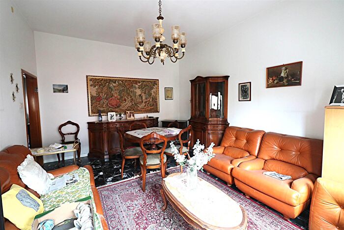 Casa con 6 locali in vendita in Conselice