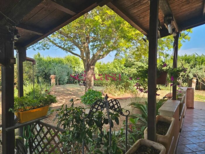 Casa con 7 locali in vendita in Barbaruta, Grosseto