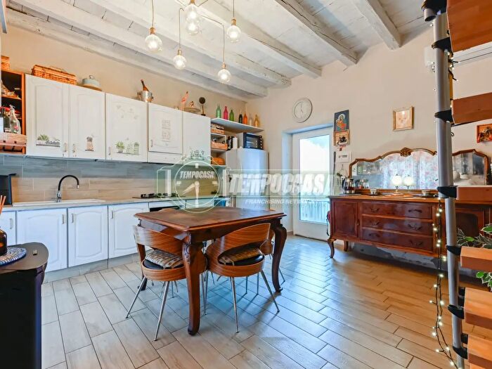 Appartamento trilocale in vendita in Via Dante, Stezzano