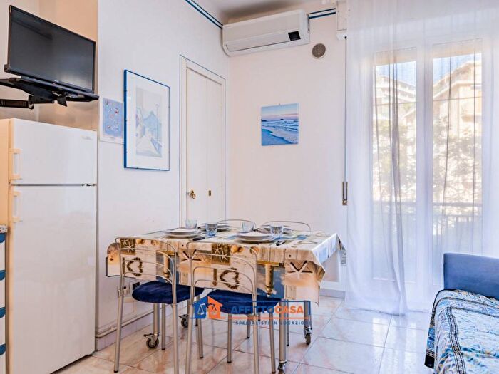 Appartamento bilocale in affitto in Via Leonardo da Vinci, Via Roma Borgo Barusso, Alassio