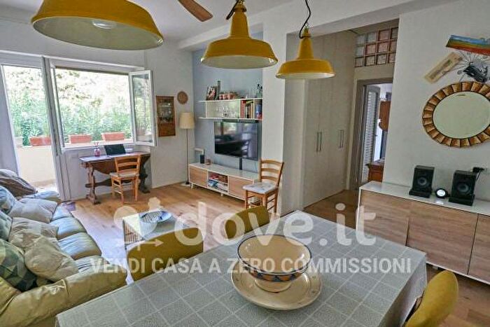 Appartamento quadrilocale in vendita in Via Mentana, Siena