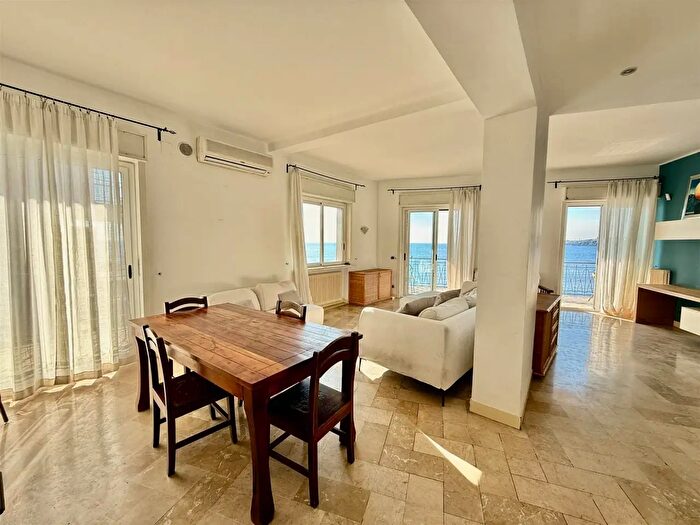 Appartamento con 5 locali in affitto in Via dei Ciclopi, Aci Castello