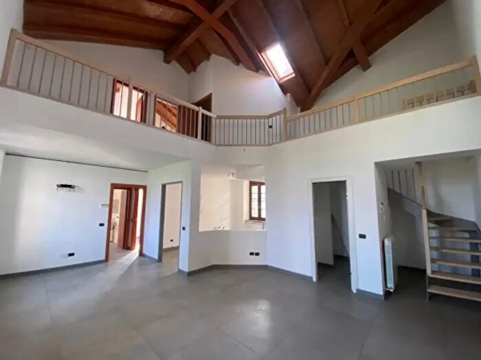 Appartamento trilocale in vendita in Via Alessandro Volta, Merate