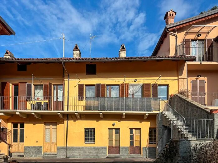 Appartamento con 7 locali in vendita in Via Cesare Battisti, Avigliana