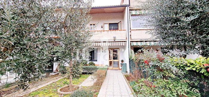 Casa con 5 locali in vendita in Rancesco Caracciolo, Campi Bisenzio
