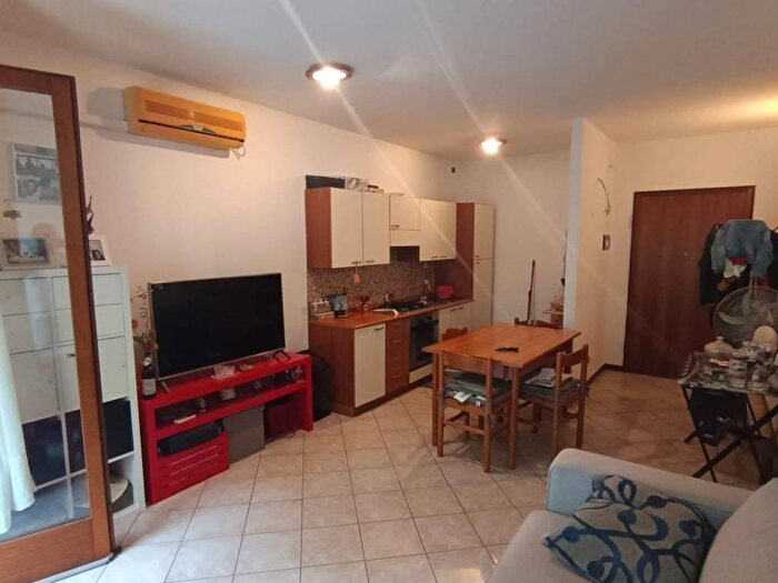 Appartamento bilocale in affitto in Via Aldo Moro, Centro, Villa del Conte