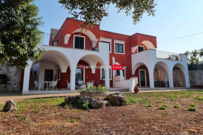 Casa con 6 locali in vendita in Via Tiro a Segno, Martina Franca