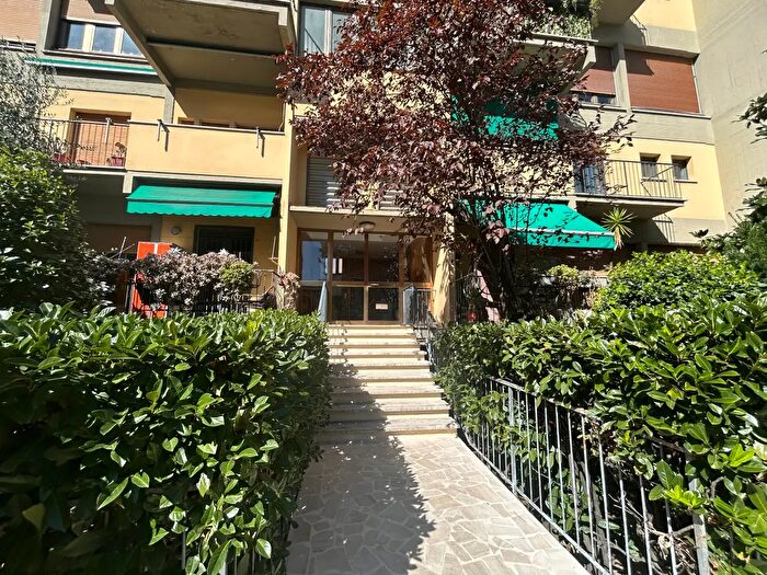 Appartamento con 7 locali in vendita in Via della Villa Demidoff, Firenze