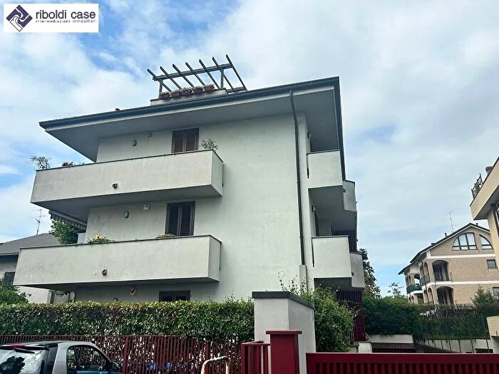 Appartamento trilocale in vendita in Seregno