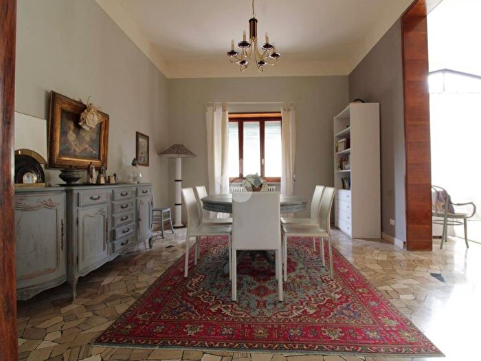 Appartamento con 6 locali in affitto in Via Michelangelo Buonarroti, Centro, Terni