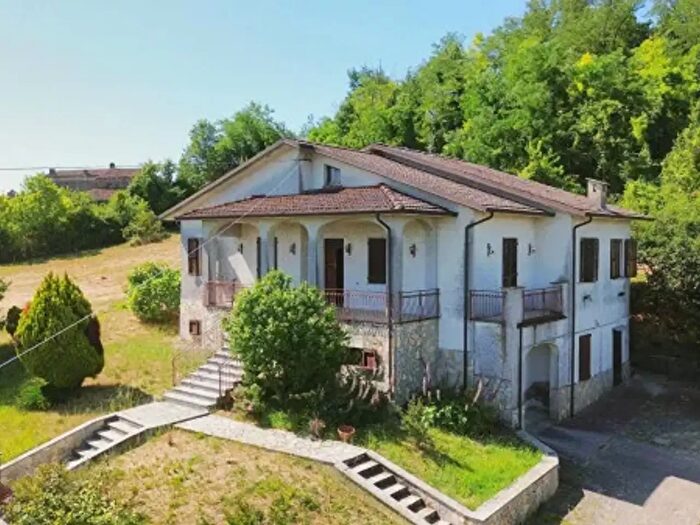 Casa con 6 locali in vendita in Località Pezzolo, Montalto Pavese
