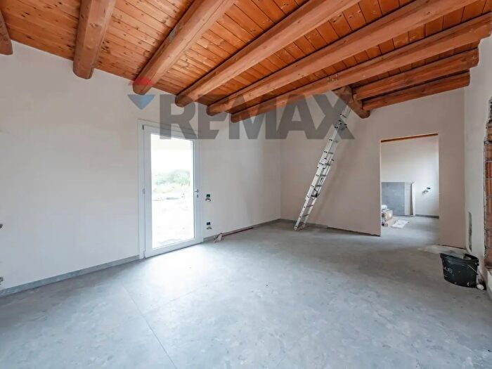 Casa con 5 locali in vendita in Villadose