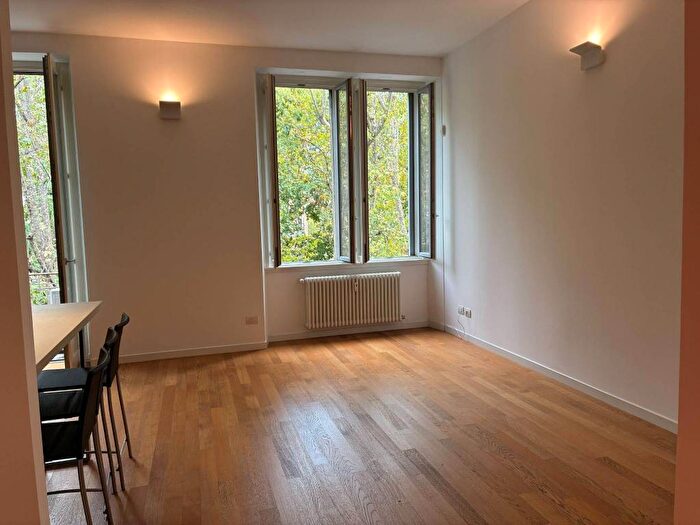 Appartamento trilocale in affitto in Via Giovanni Battista Morgagni, Morgagni, Milano