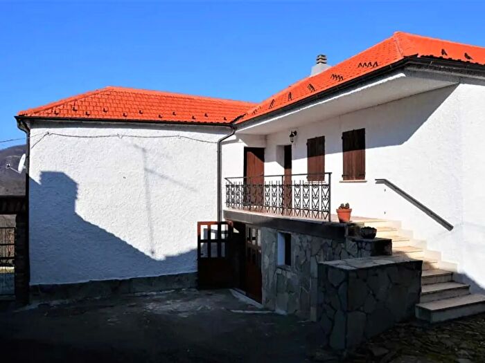 Casa con 11 locali in vendita in San Massimo, Piana Crixia