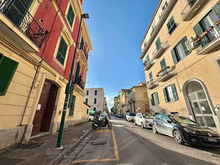 Appartamento trilocale in affitto in Via Eurialo, Bagnoli, Napoli