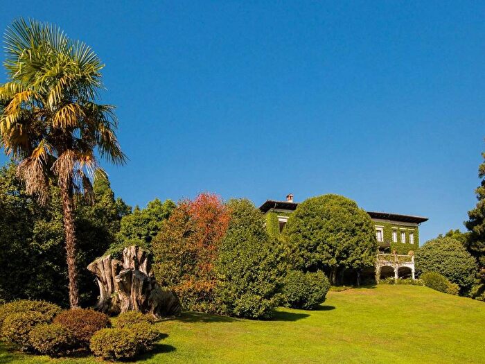 Casa con 6 locali in vendita in Biganzolo, Intra, Verbania