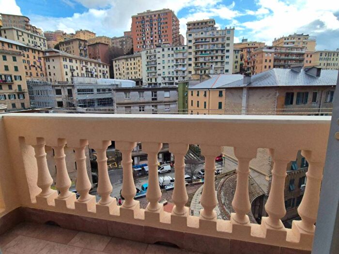 Appartamento quadrilocale in affitto in Via del Lagaccio, Lagaccio, Genova