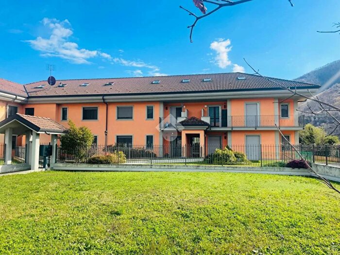 Appartamento con 6 locali in vendita in Via Torino, Lanzo Torinese