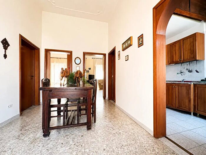 Appartamento trilocale in vendita in Via Appia Nuova, Roma