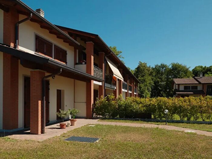 Casa quadrilocale in vendita in Via dei Carpini e, Anzano Del Parco