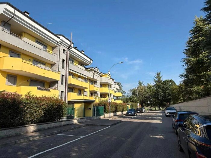 Appartamento bilocale in affitto in Via Antonio Salieri, Centro, Lainate