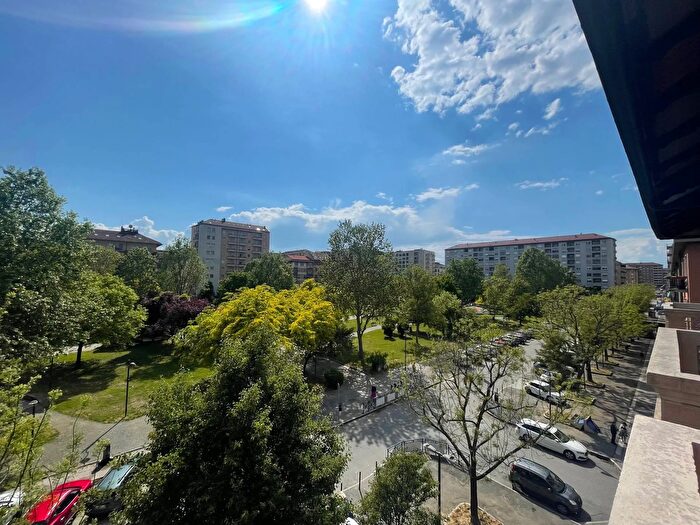 Appartamento trilocale in affitto in Piazza Tancredi Galimberti, Torino