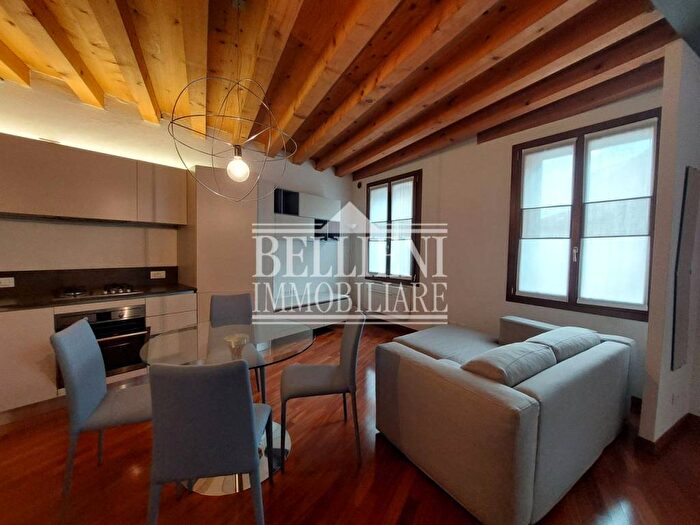 Appartamento bilocale in affitto in Contra San Domenico, Centro Storico, Vicenza