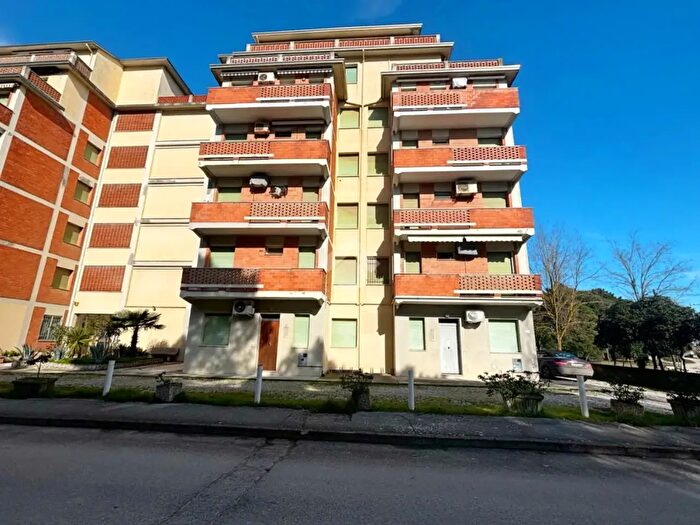Appartamento trilocale in vendita in Via N Pisano, Comacchio