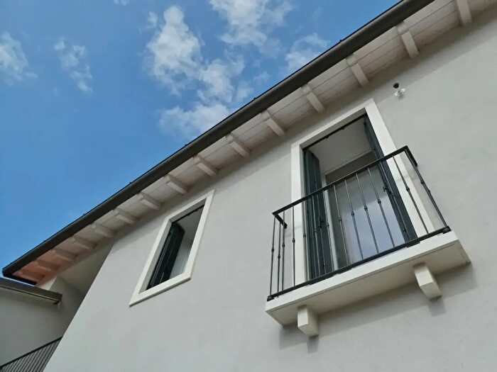 Casa con 7 locali in vendita in Largo Vittorio Boschetti, Montecchio Maggiore